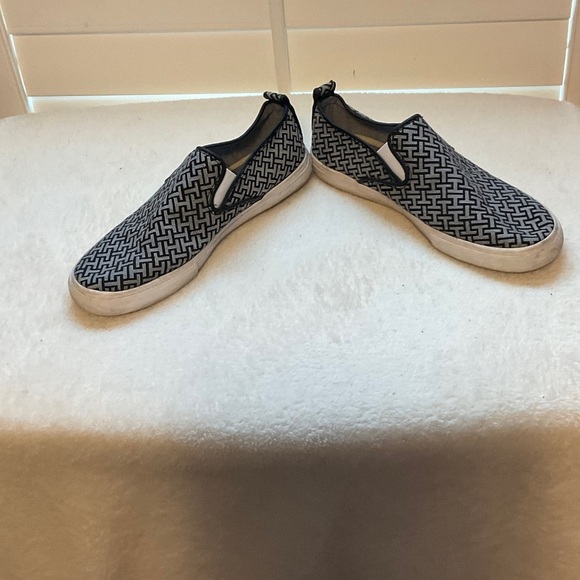 Tommy Hilfiger Black and White Patterned Sneakers - Picture 6 of 7